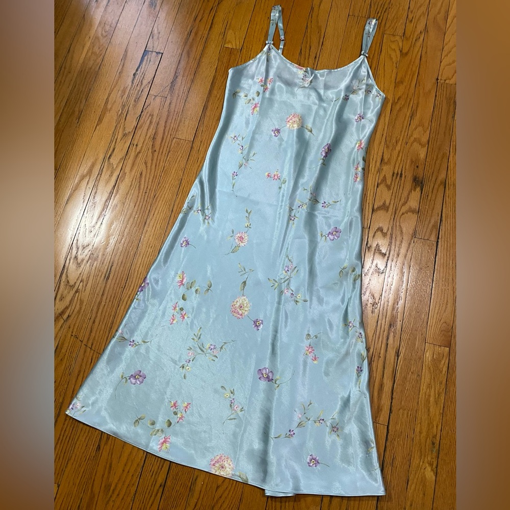 Vintage Jones NY: Floral dress / nightgown